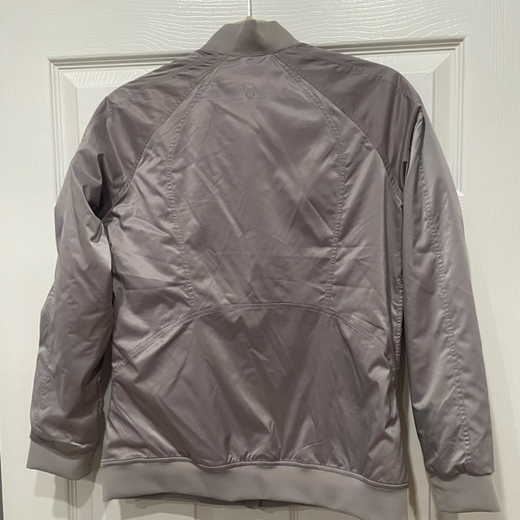 NWT Lululemon bomber in Gray/grey. NEW size 4 - Picture 5 of 5